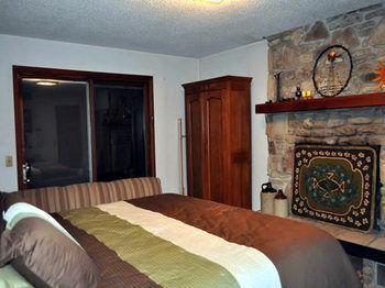 Lazy T Ranch Guest House Manhattan Exterior foto